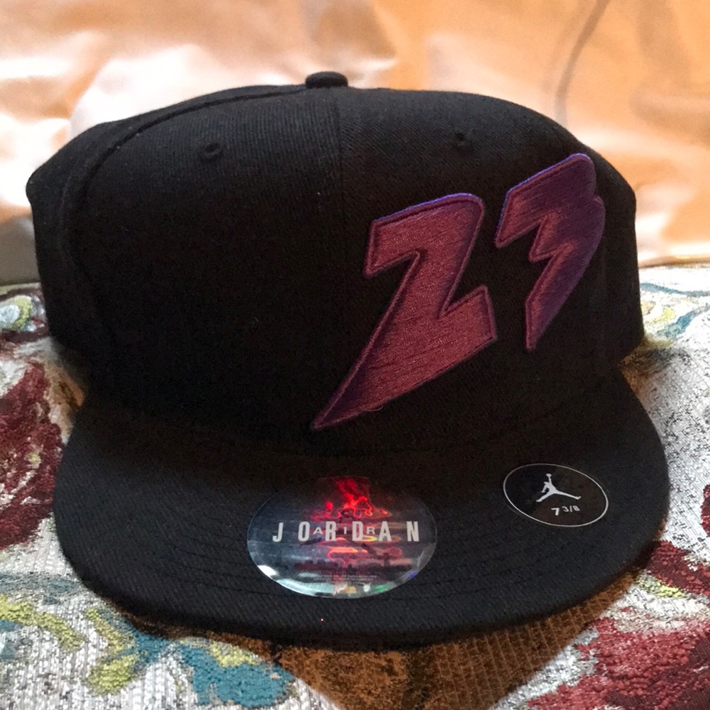 Fitted cap